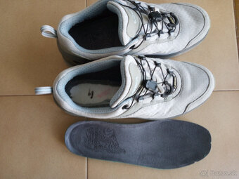 Damske outdoorove Gore-Texove botasky Lowa. - 10