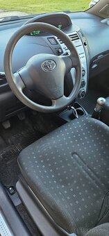 Toyora yaris 1.3 VVT-i 16v benzin 124 100km - 10