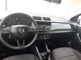 Škoda Fabia - 10