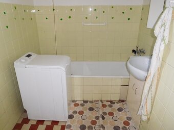 Na predaj čiastočne prerobený dom s pozemkom o výmere 699m2 - 10