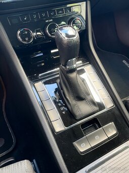 Škoda Superb Combi 2.0 TDI DSG - 10