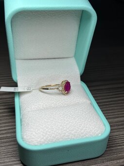 💍 Luxusný prsteň s prírodným rubínom a diamantmi - 10