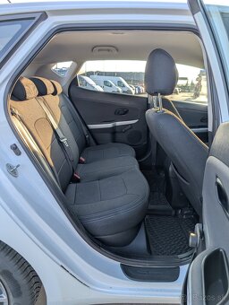 Kia cee'd 1.4 CVVT (73kW) - 10