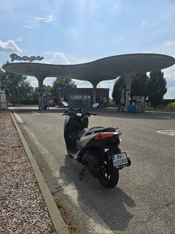 Yamaha X-Max 125 model 2020 - 10