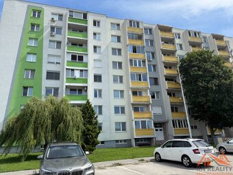 VÝBORNÁ LOKALITA Veľkometrážny 3 izbový byt s loggiou Galan - 10