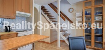 Prostorný řadový dům v klidné lokalitě u Růžového jezera - 10