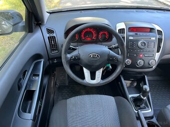 Kia Ceed 1.4 66kw ČR klima serviska - 10