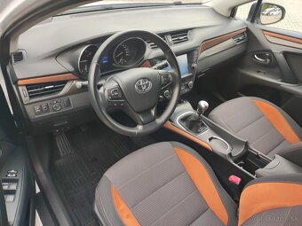 Toyota Avensis ACTIVE + TREND 2015 1.8 benzín - 10
