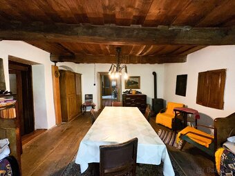 Chata s rozsiahlym pozemkom nad obcou Hrušov - 10