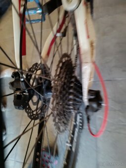 Crussis e - Largo 9,6 M modro červená 2021 - 10