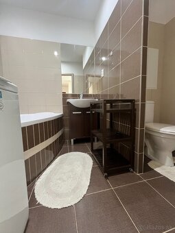 Exkluzívne 1 izb. byt s balkónom - 10