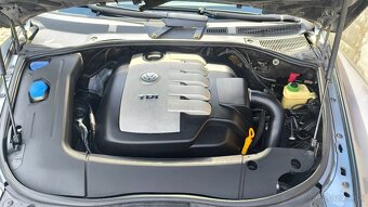 VW Touareg 2.5 TDi R5 128kw Manuál + Z. Uzávierka - 10