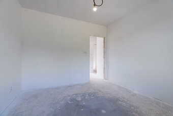 NA PREDAJ 4 IZBOVÝ RODINNÝ DOM V OBCI BELŽA | HOLODOM | POZE - 10