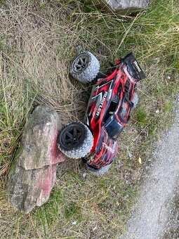 Traxxas Rustler - 10