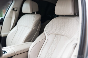 BMW 750d xDrive M-Sport - 10