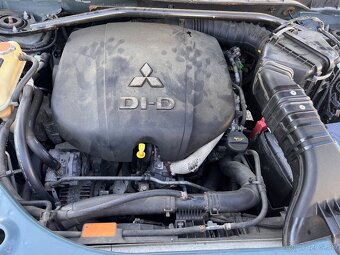 Mitsubishi Outlander 2.2 DI-D 4x4, 7-miestny, 156 k, - 10