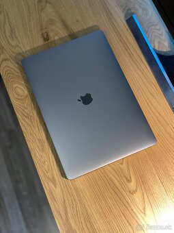 Macbook Pro 16” Space Gray - 10