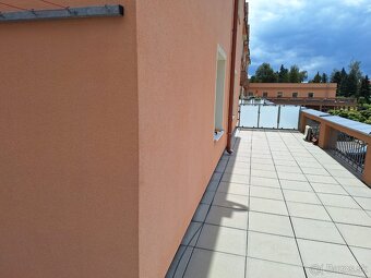 Ponúkame profesionálne maľovanie fasád - 10