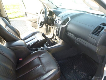 Isuzu DMax Twin turbo 2.5 Tdi 120 kw 2013 - 10