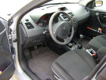 RENAULT MEGANE 1.4 - 10