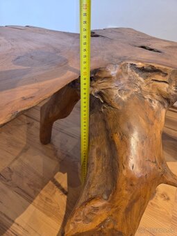 Masívny koreňový stolík - 10