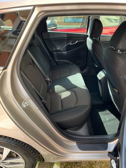 Hyundai i30 CW 1,6 CRDI, 85kw, m, 6 st., 06/2018, 155.000 km - 10