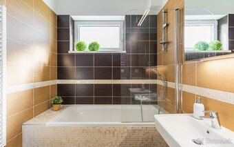 PREDAJ 3 IZB. BYTU, 2x PARK. MIESTA, NÍZKE NÁKLADY, DUNAJSKÁ - 10