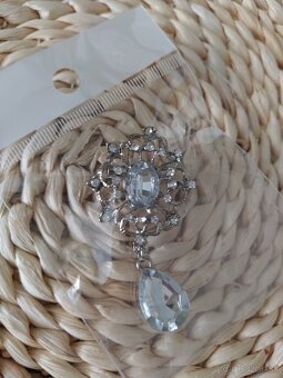 NOVÝ set bižutérie + krabička a brošňa (osobný odber) - 10