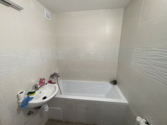 Na predaj  3-izbový byt po rekonštrukcii v atraktívnej lokal - 10