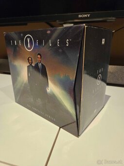 PREDAM KOMPLENU DVD KOLEKCIU AKTY-X (X-FILES) - 10