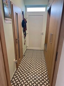 Moderné bývanie v 3 iz. mezaníne so záhradou v Bernolákove - 10