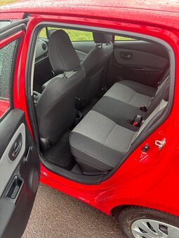 Toyota Yaris Hybrid - 10