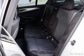 BMW 520d xDrive M Sport / TOP STAV / Záruka na 1 rok / - 10