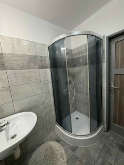 HZ-23 Na prenájom celkom zariadený 2 izbový byt v Komárne - 10