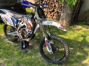 Yamaha YZF 450 - 10