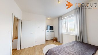 REZERVOVANÉ - Krásny 3 izbový mezonetový byt s veľkou teraso - 10