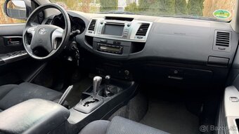 TOYOTA HILUX 3.0 D-4D - 10