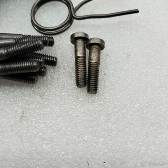 MANET 90 ŠROUBY MOTORU ORIGINÁL - 10