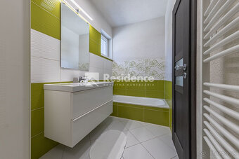 Priestranný apartmán s terasou na predaj – len 100 m od aqua - 10