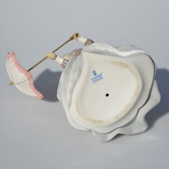 LLadró Zberateľská porcelánová soška - Dievčina so slnečníko - 10