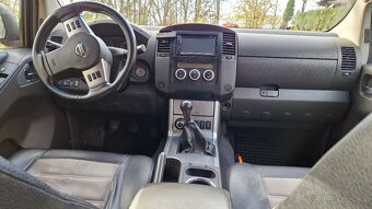 NISSAN NAVARA D40 - 10