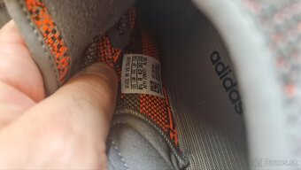 Yeezy Boost 350 V2, Nike LeBron 19 Bred - 10