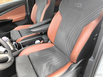 VW ID.4 150KW / ŤAŽNÉ / TEPELKO / PANO / MATRIX / 360 KAMERA - 10