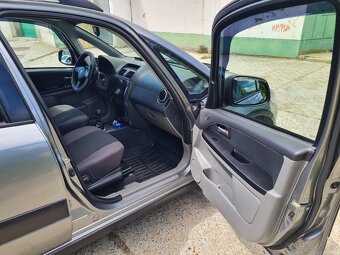 Suzuki SX4 - 10