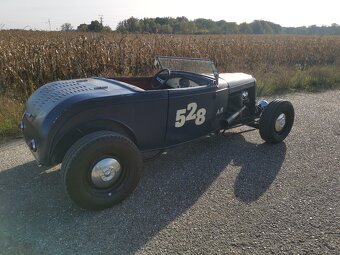 1932 Ford Roadster Hot Rod - 10