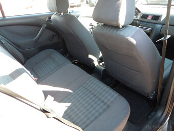 Škoda Octavia Combi 1.6i TOUR - 10