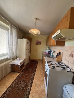 2 izbovy byt na predaj v centre mesta NR - 10