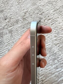 Apple iPhone 16 White - 10