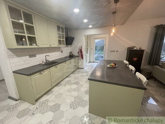 Znížená cena Priestranný rodinný dom vhodný aj na podnika - 10