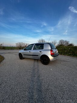 Renault Clio - 10